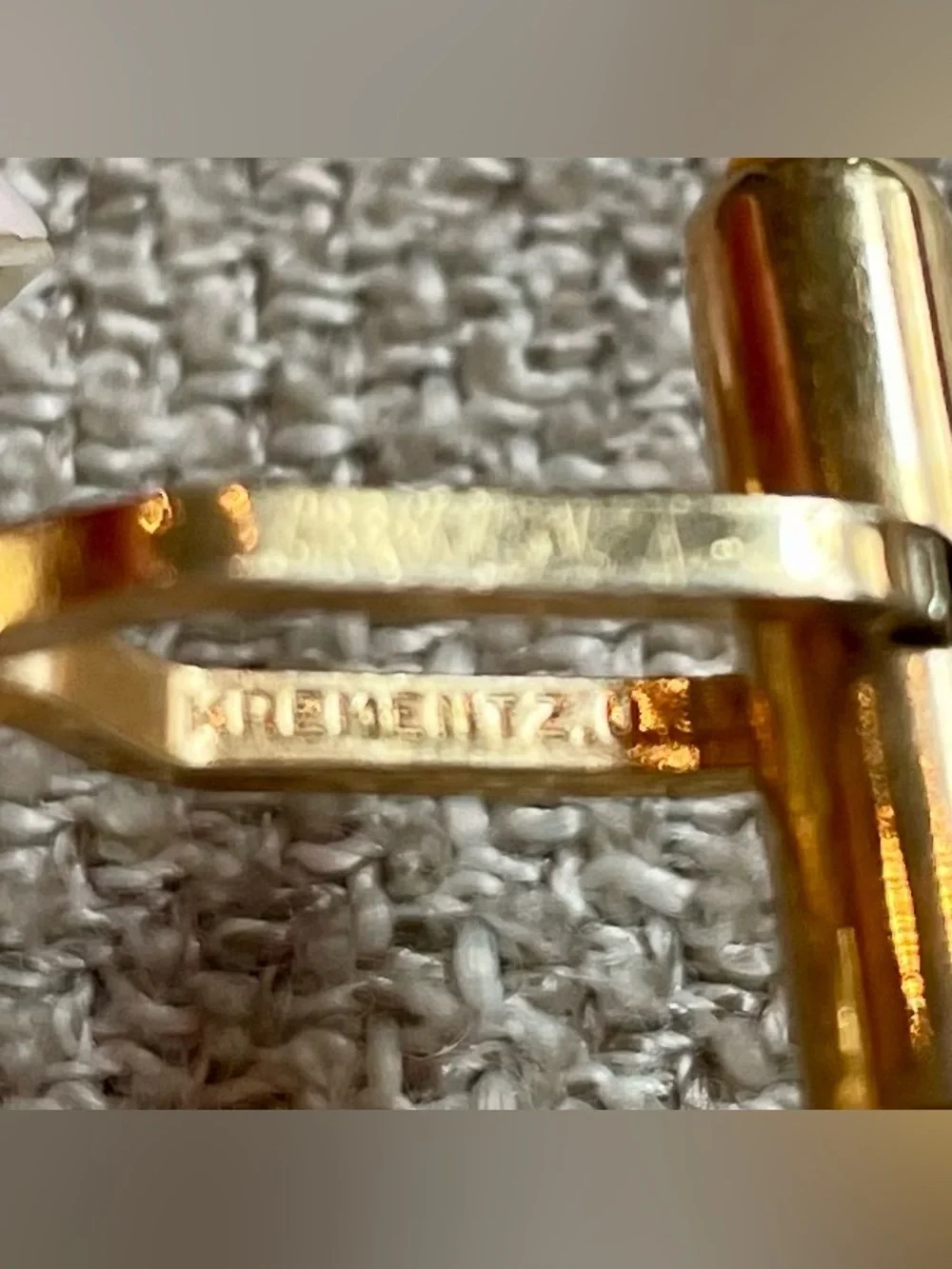 Krementz US Circa 1950’s Gold Tone Filigree Cabochon Toggle Bolt Cuff Links